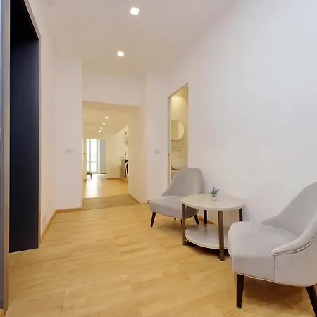 Youroom Abruzzi בית הארחה 4*