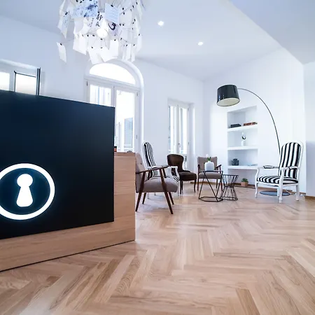 Youroom Abruzzi בית הארחה 4*