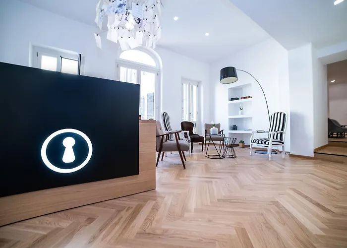 Youroom Abruzzi בית הארחה 4*