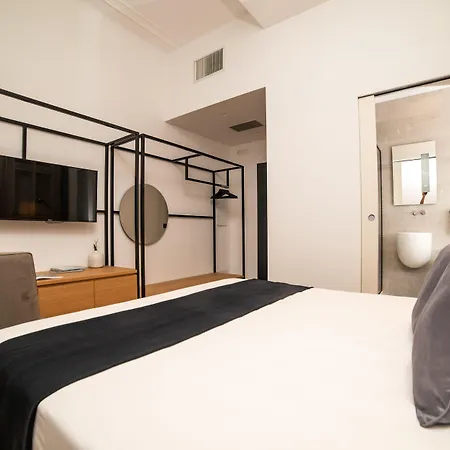 Youroom Abruzzi ゲストハウス ローマ