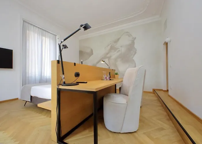 Youroom Abruzzi Πανσιόν 4*