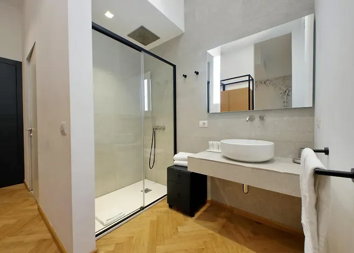 Youroom Abruzzi Πανσιόν 4*