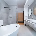 Youroom Abruzzi 4* روما