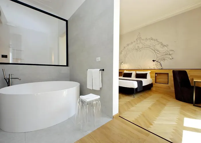 Youroom Abruzzi 4* ローマ